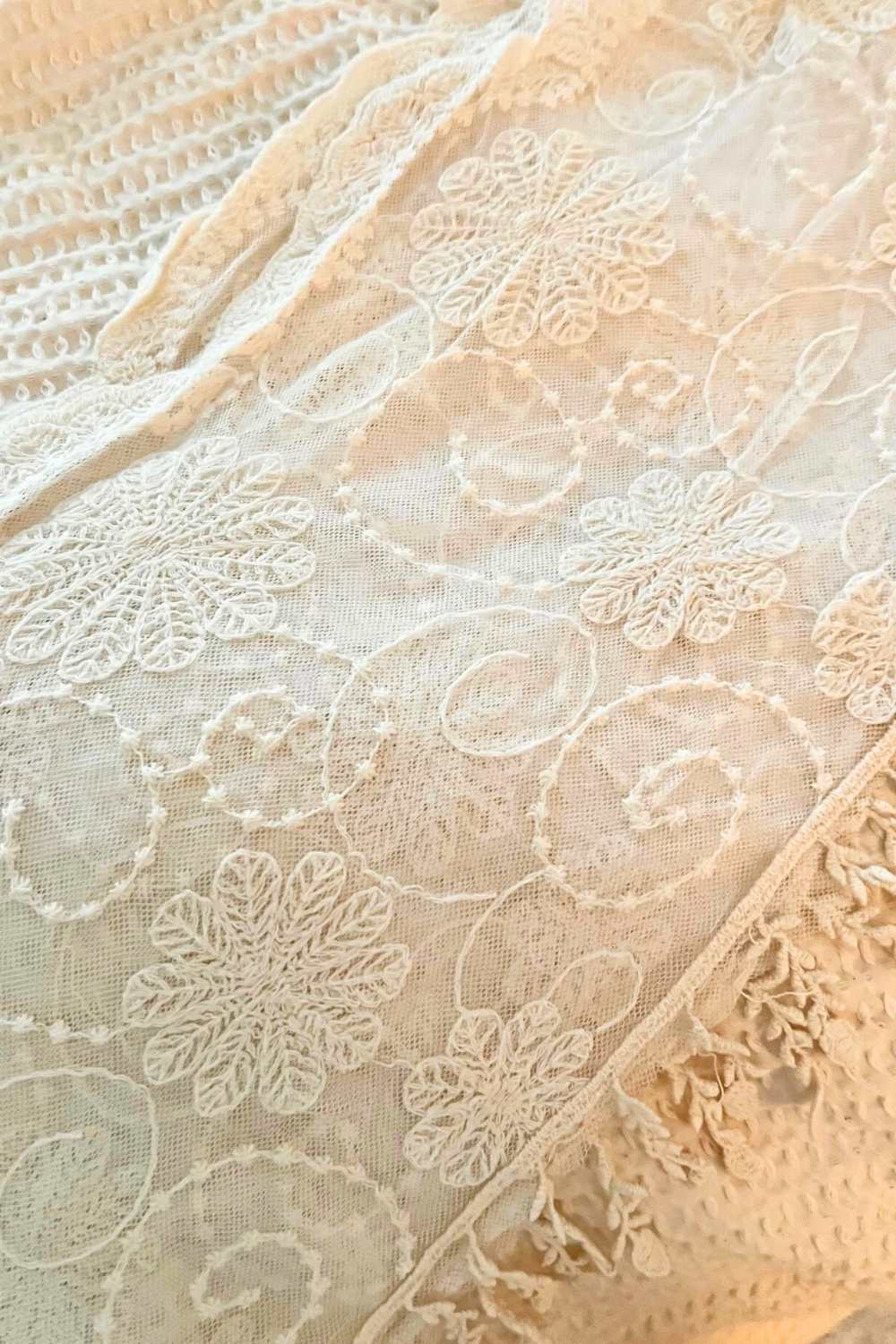 Vintage-Inspired Ivory Lace Mantel Scarf Treasures and Finds